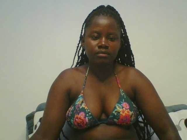 Loviett52 live cam on BongaCams