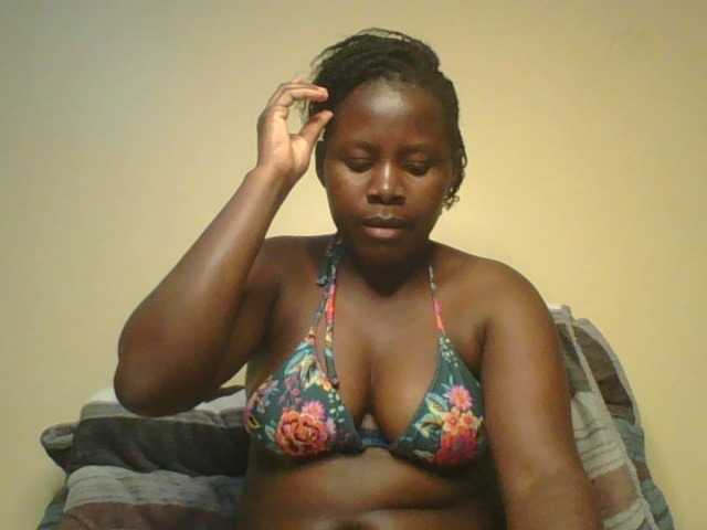 Loviett52 live cam on BongaCams