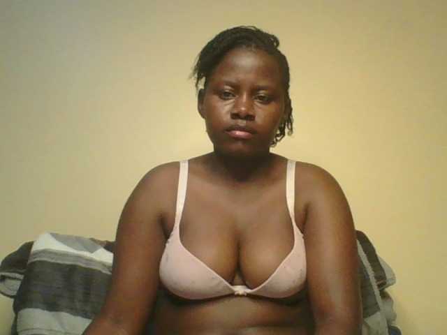 Loviett52 webcam bongacams model stream image