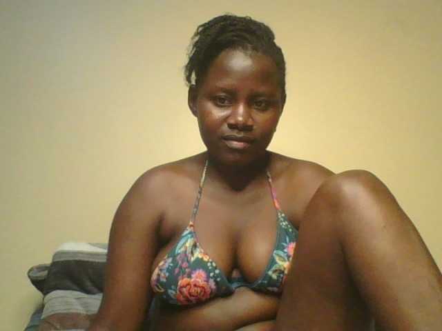 Loviett52 live cam on BongaCams