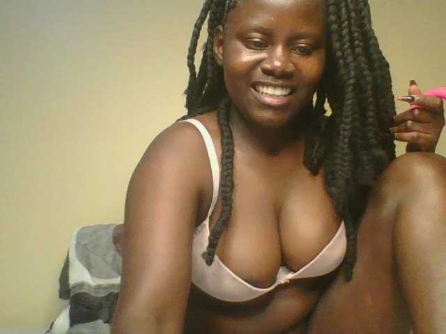 Loviett52 live cam on BongaCams