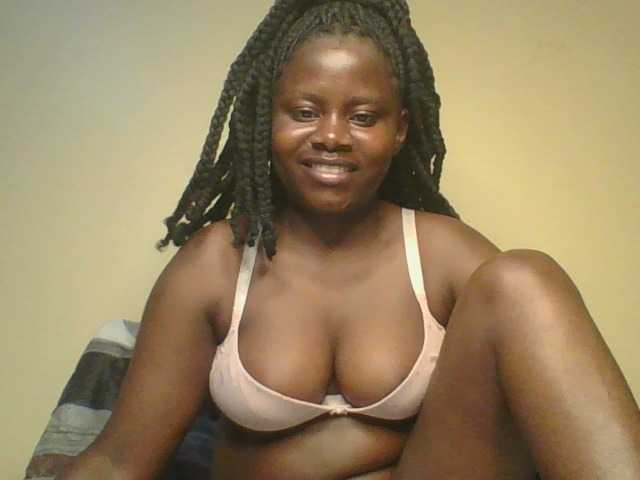 Loviett52 live cam on BongaCams