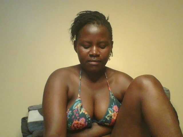 Loviett52, live now on BongaCams