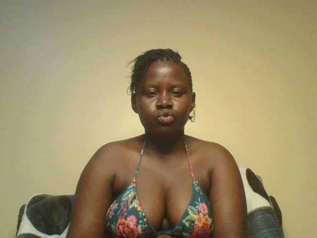 Loviett52 live cam on BongaCams
