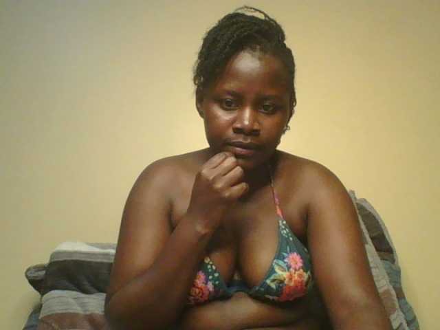 Loviett52 webcam bongacams model stream image