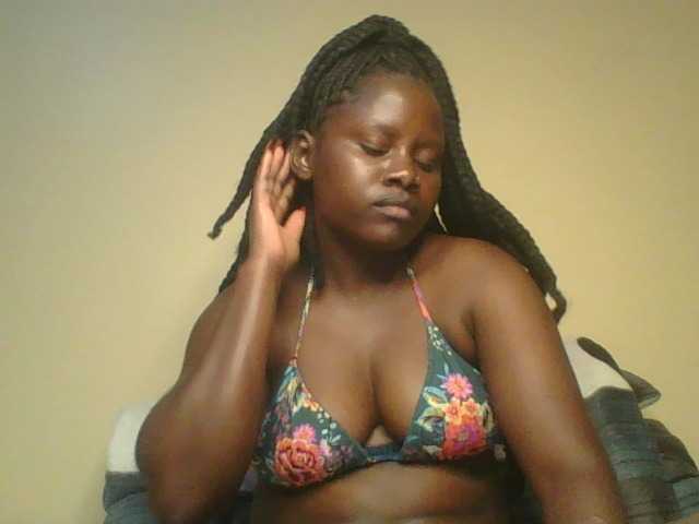 Loviett52 live cam on BongaCams