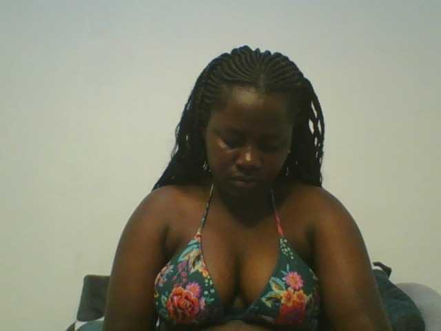 Loviett52 live cam on BongaCams