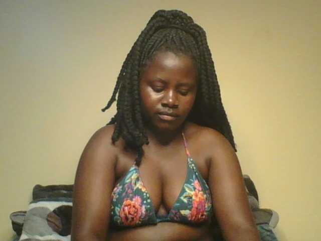 Loviett52 live cam on BongaCams