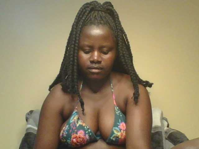 Loviett52 live cam on BongaCams