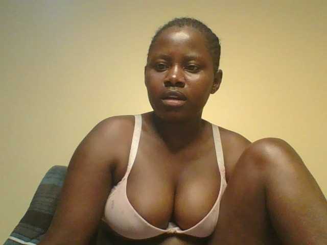 Loviett52 live cam on BongaCams