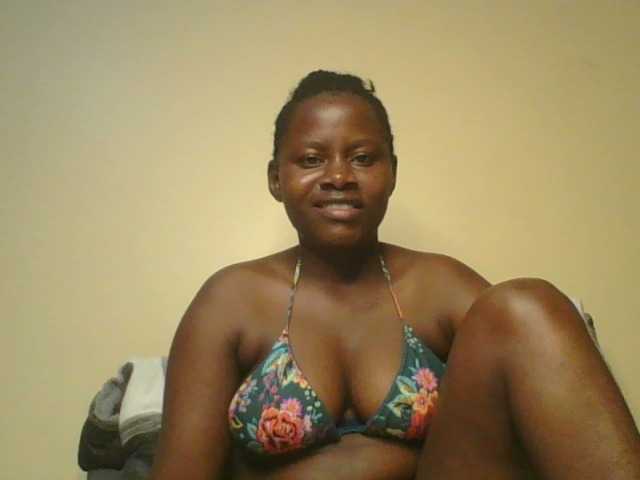 Loviett52 live cam on BongaCams