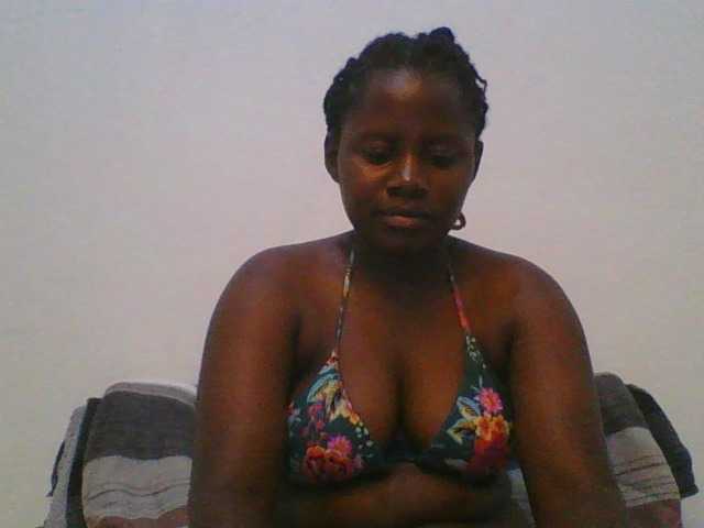Loviett52 live cam on BongaCams