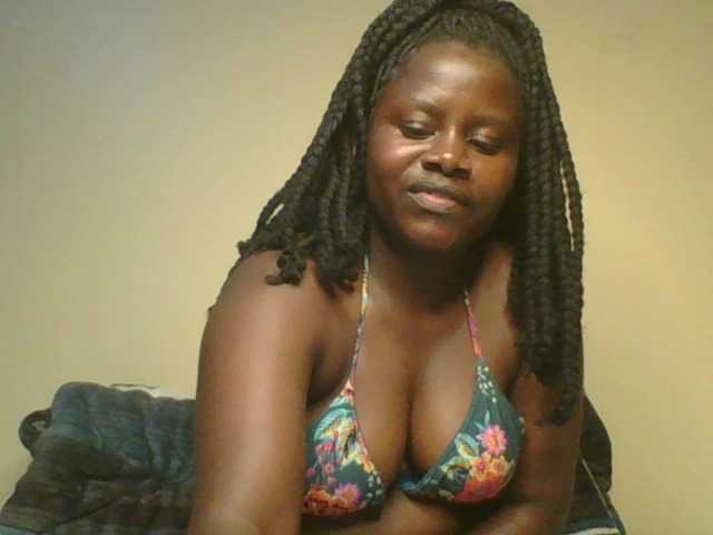 Loviett52 live cam on BongaCams