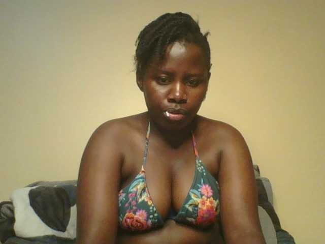 Loviett52, en vivo ahora en BongaCams