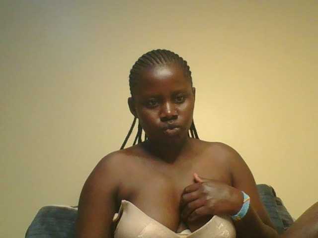 Loviett52 live cam on BongaCams