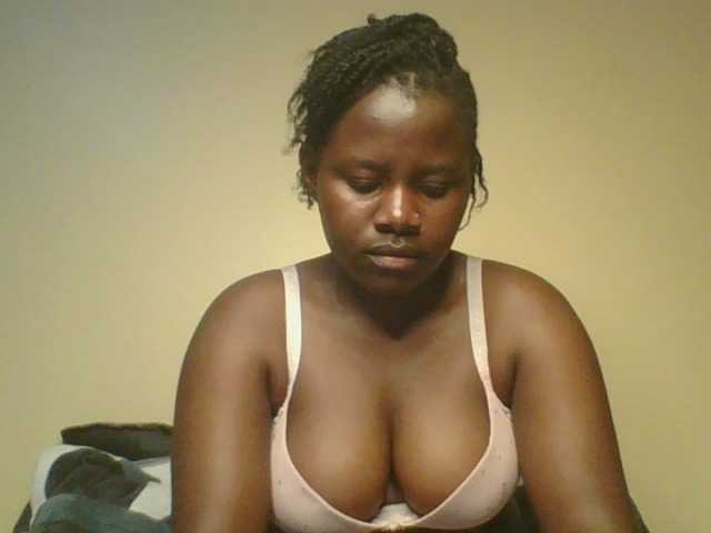 Loviett52 live cam on BongaCams