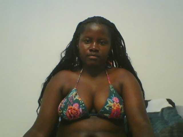 Loviett52 live cam on BongaCams
