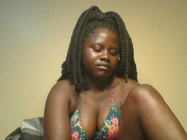 Loviett52 live cam on BongaCams