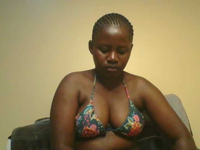 Loviett52 live cam on BongaCams