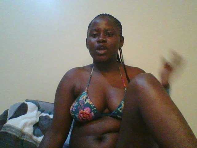 Loviett52 live cam on BongaCams