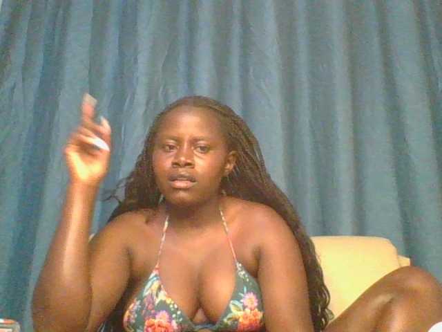 Loviett52 live cam on BongaCams
