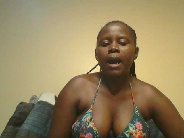 Loviett52 live cam on BongaCams