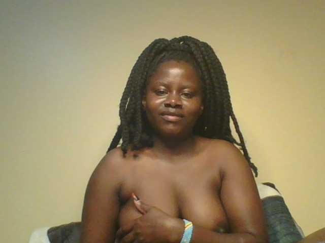 Loviett52 live cam on BongaCams