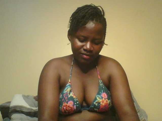 Loviett52 live cam on BongaCams