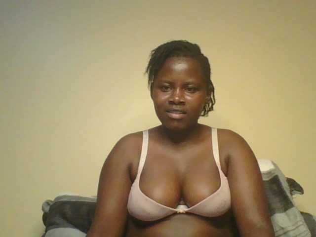 Loviett52, live now on BongaCams
