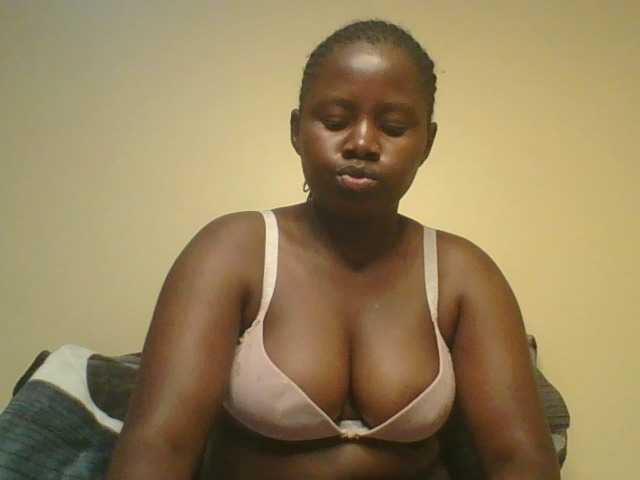Loviett52 live cam on BongaCams