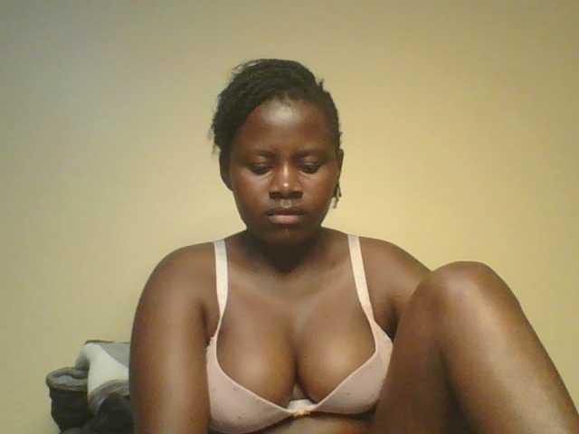 Loviett52 live cam on BongaCams