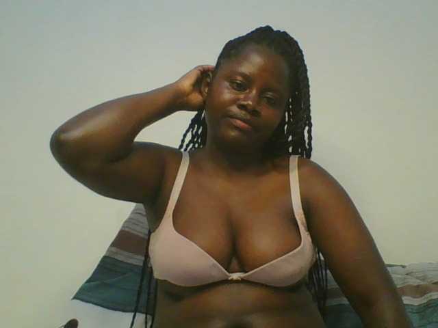 Loviett52 live cam on BongaCams