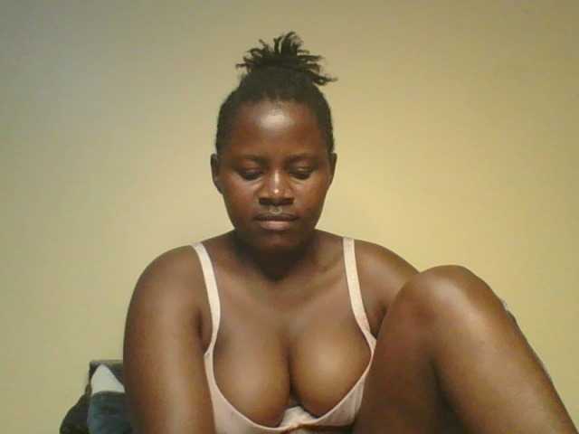 Loviett52 live cam on BongaCams