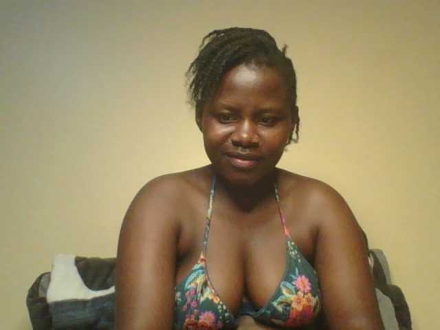 Loviett52, en vivo ahora en BongaCams