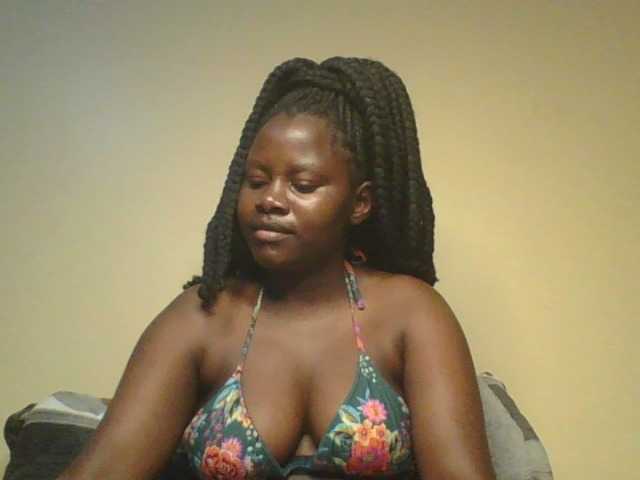 Loviett52 live cam on BongaCams