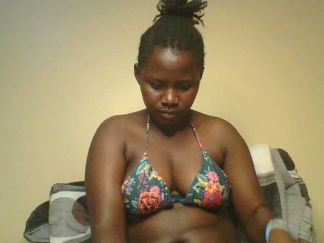 Loviett52 live cam on BongaCams