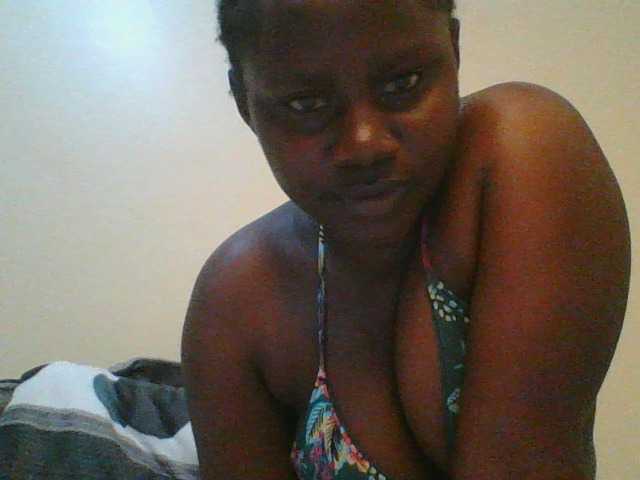 Loviett52 live cam on BongaCams