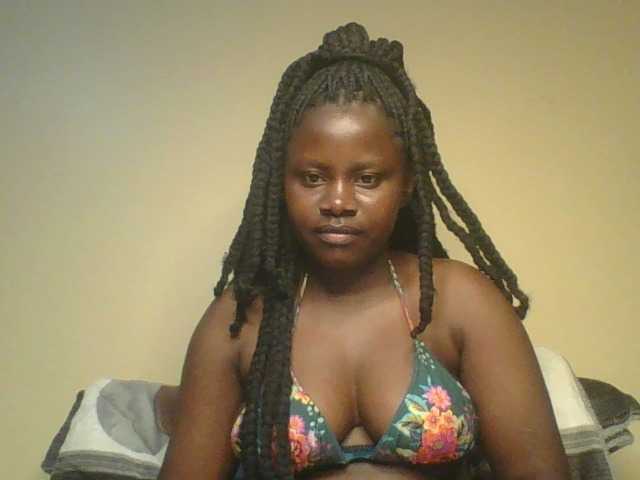 Loviett52 live cam on BongaCams