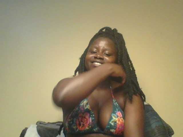 Loviett52 live cam on BongaCams