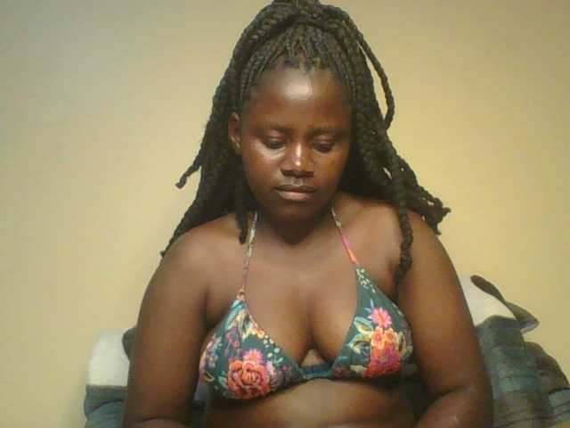 Loviett52 live cam on BongaCams