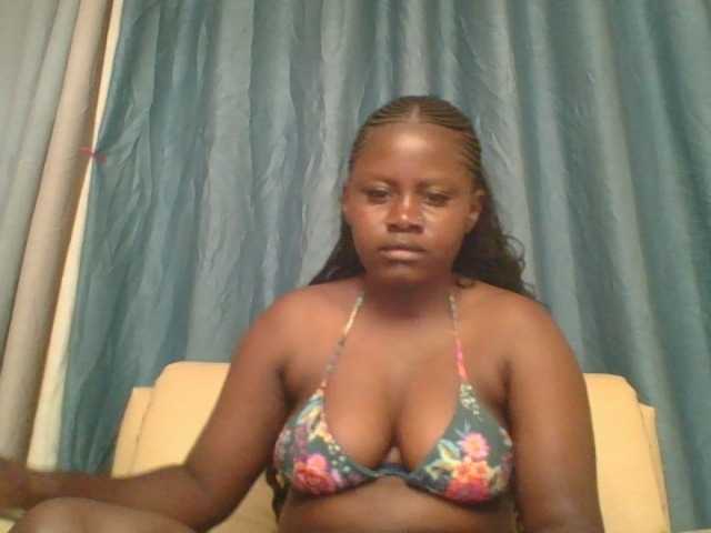 Loviett52 live cam on BongaCams