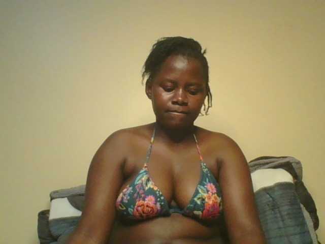 Loviett52, en directo ahora en BongaCams
