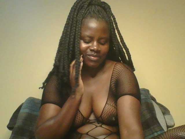Loviett52 live cam on BongaCams