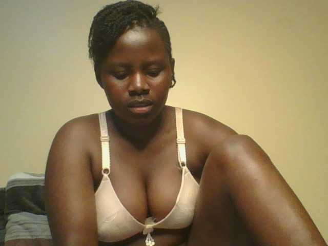 Loviett52 live cam on BongaCams