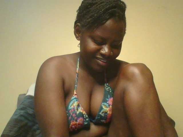 Loviett52 live cam on BongaCams