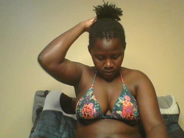 Loviett52 live cam on BongaCams