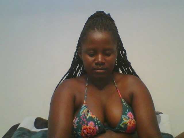 Loviett52 live cam on BongaCams