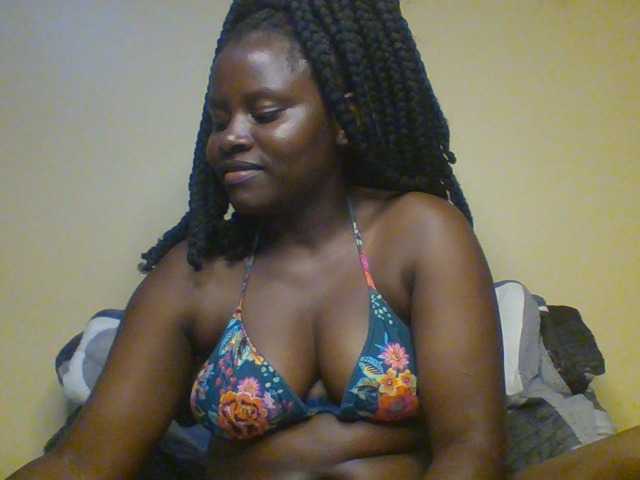 Loviett52 live cam on BongaCams