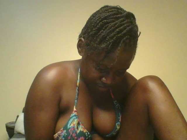 Loviett52 live cam on BongaCams