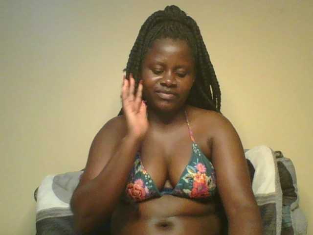 Loviett52 live cam on BongaCams